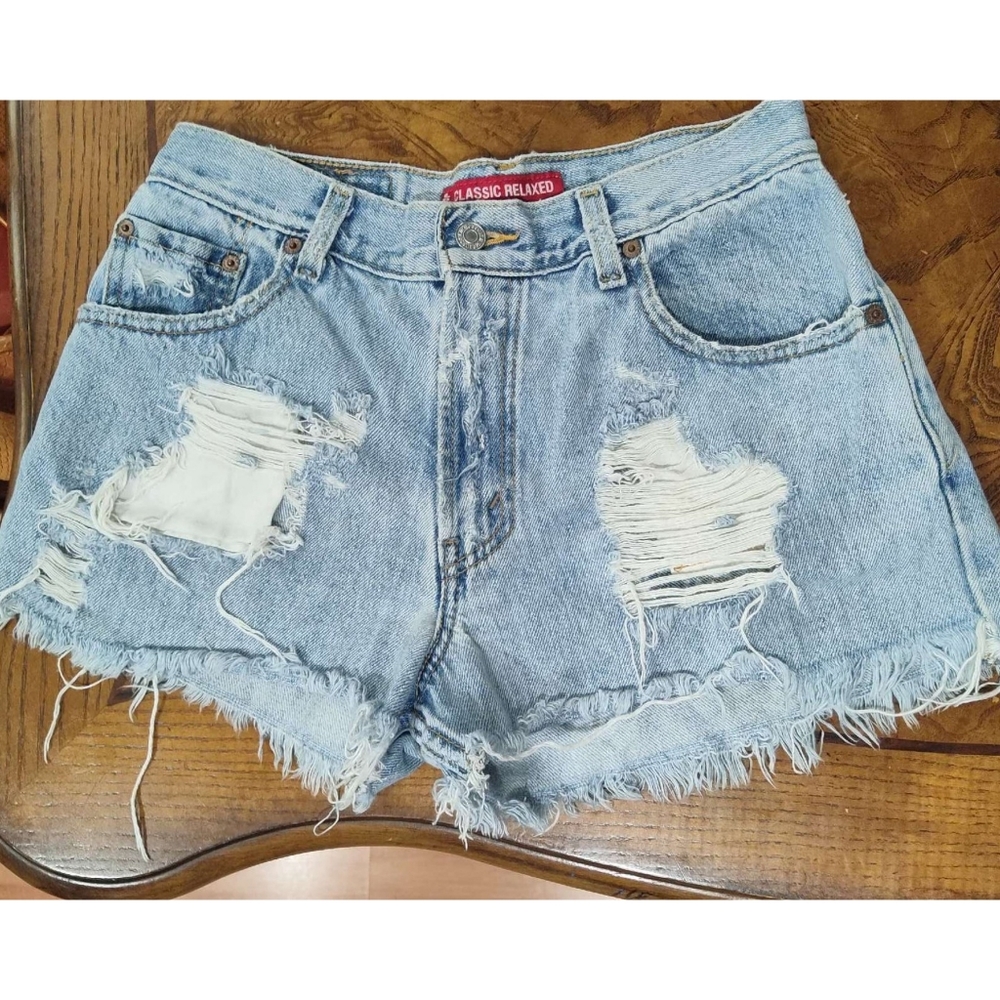 Levi High Waisted Shorts (M8)